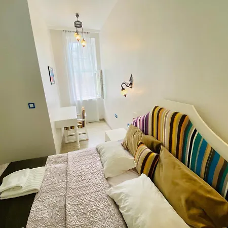 New Generation Center Albergue Istambul